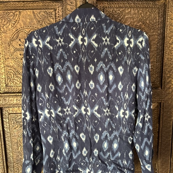 Cutest batik print SZ 10 (more an 8) Lafayette 148 tie front or back blouse - Picture 4 of 4